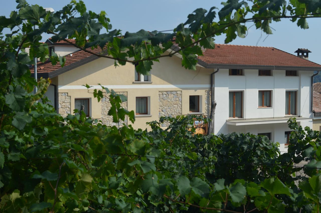 Hotel Ristorante Da Tullio Tarzo Exterior foto
